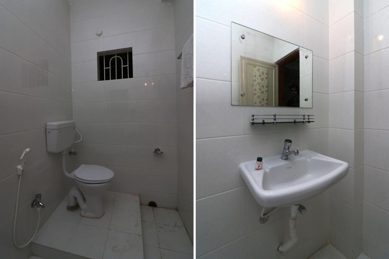 Oyo Hotel Ayush Palace Cuttack Esterno foto