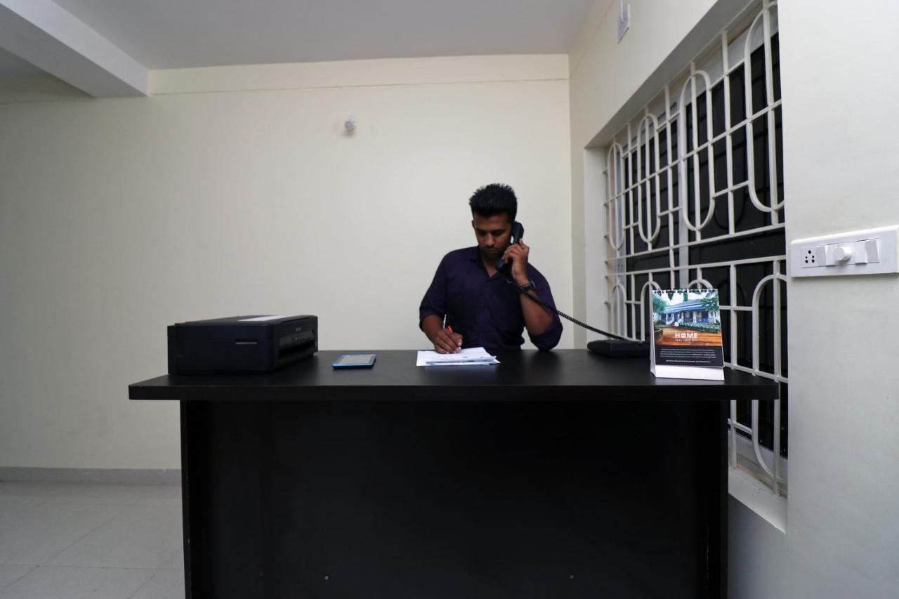 Oyo Hotel Ayush Palace Cuttack Esterno foto