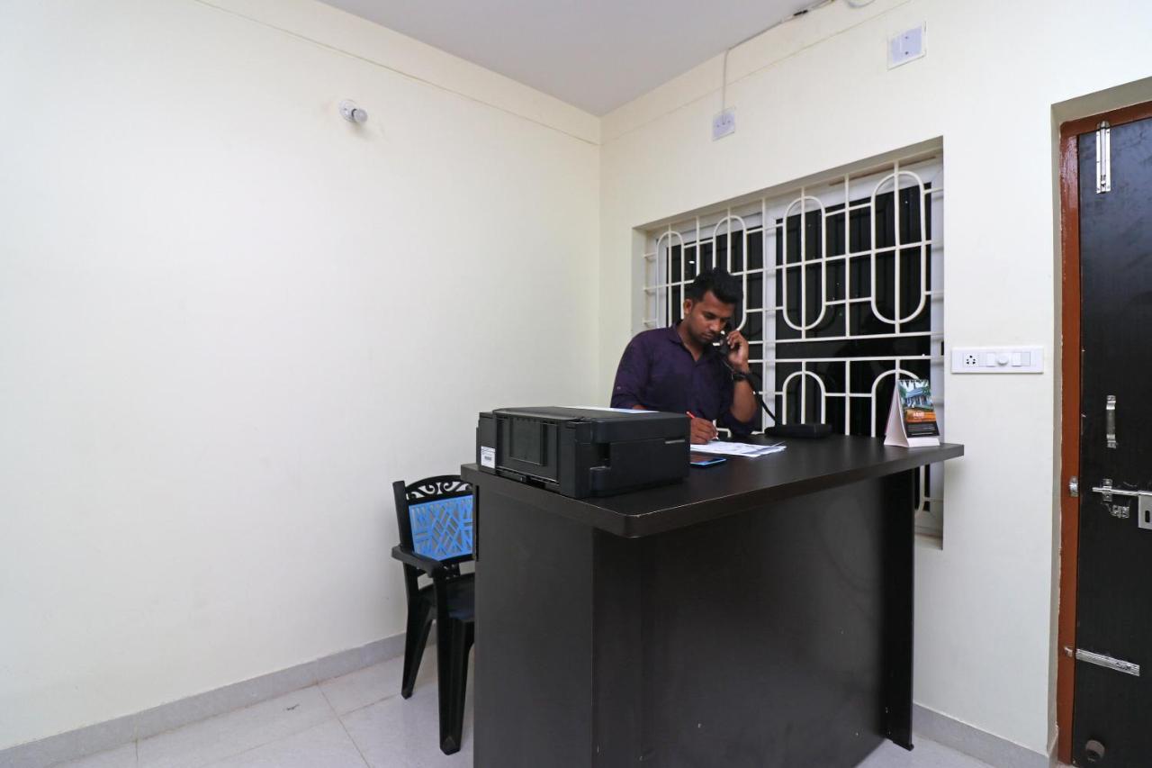 Oyo Hotel Ayush Palace Cuttack Esterno foto
