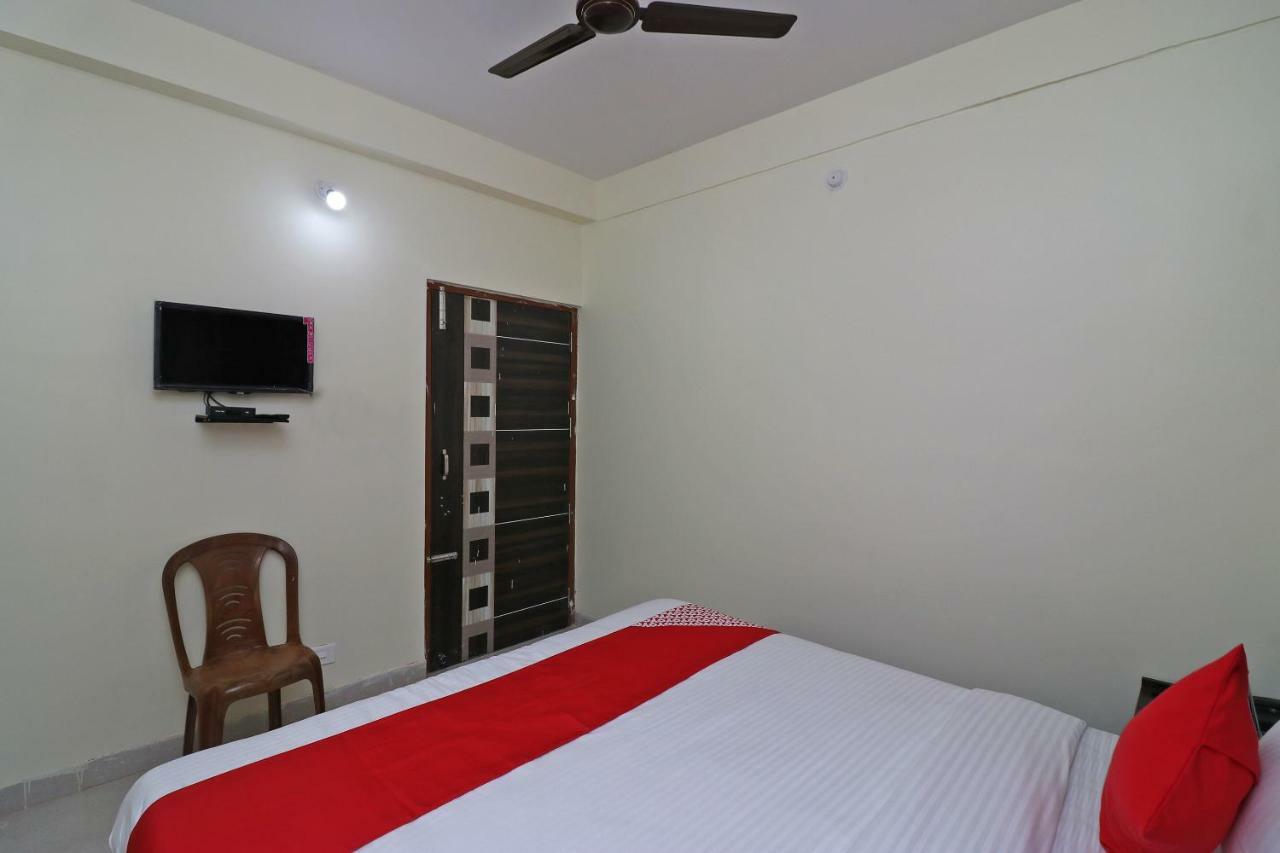 Oyo Hotel Ayush Palace Cuttack Esterno foto