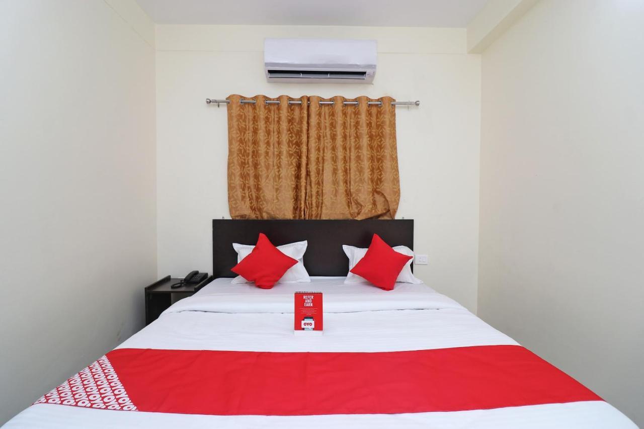 Oyo Hotel Ayush Palace Cuttack Esterno foto