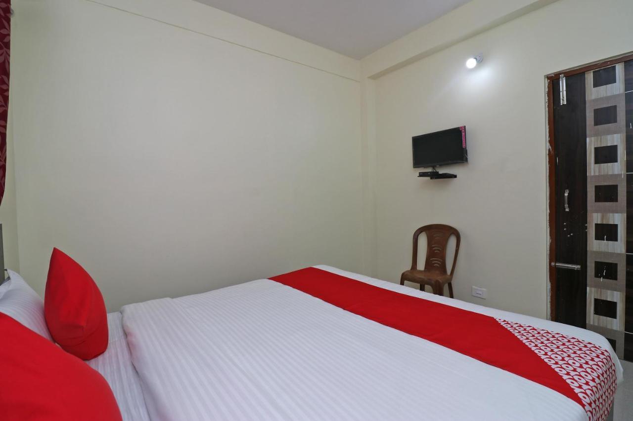 Oyo Hotel Ayush Palace Cuttack Esterno foto